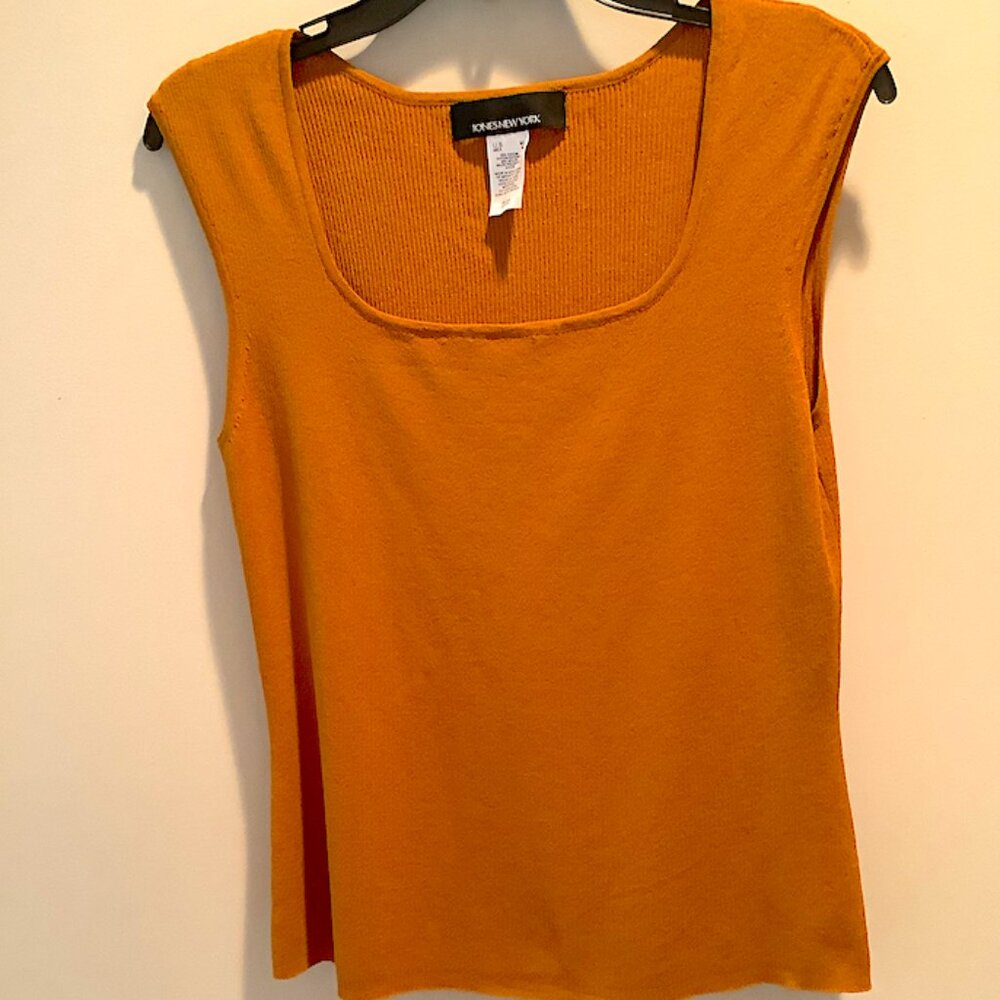Jones New York - Classic Sleeveless Rust knit  top, Size M, Polyester-blend